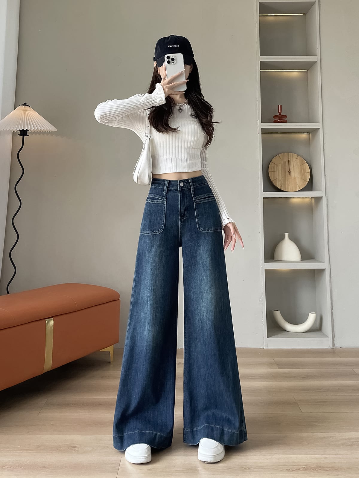YEEYEEWang 플리스 안감 빈티지 블루 와이드레그 진, 아시안 핏 컷, 전면 라이프스타일 룩।